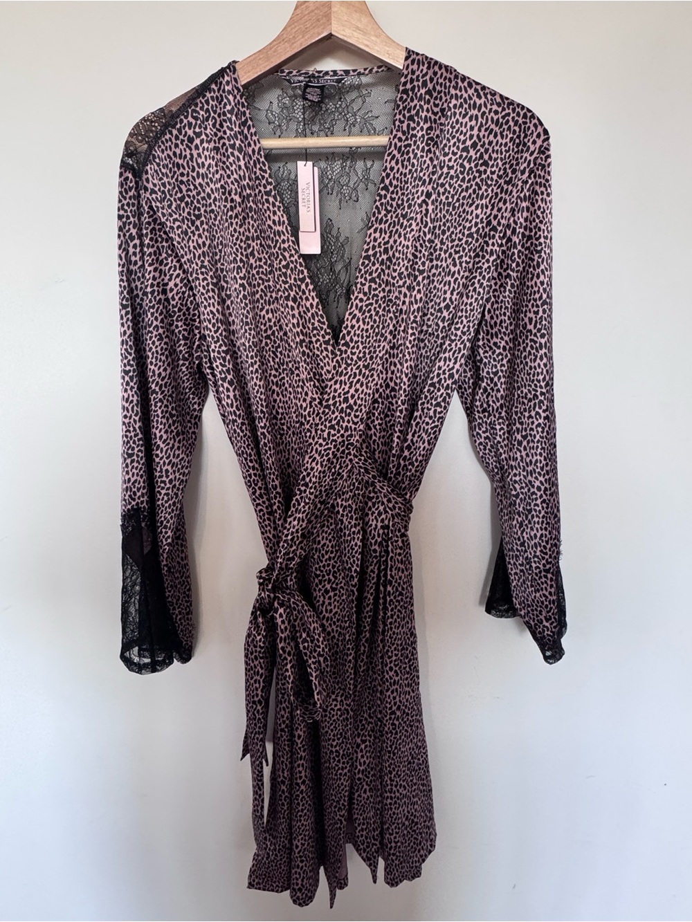 NWT Victoria’s Secret Leopard Print Satin Robe with Lace Trim Feminine Sexy XS/S